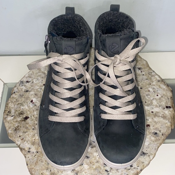 ECCO Women's Soft 7 TRED Gore-TEX Gray Nubuck Leather High Sneaker Women Size 7 - Picture 3 of 13